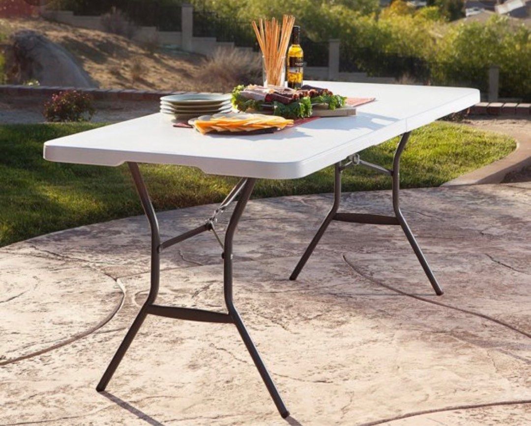 royaltent plastic table 3