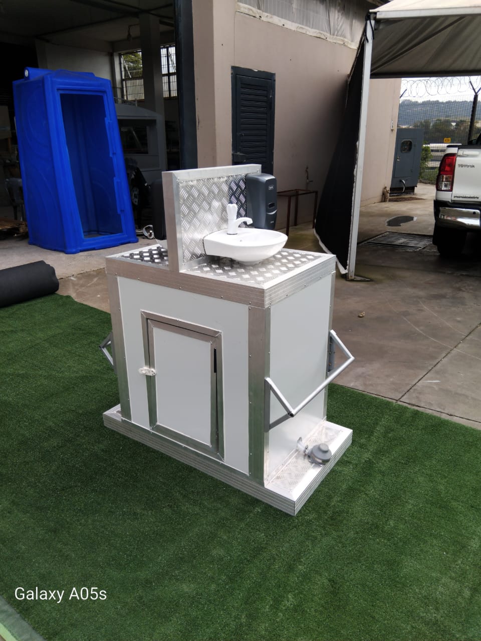 Single Portable Wash Basin